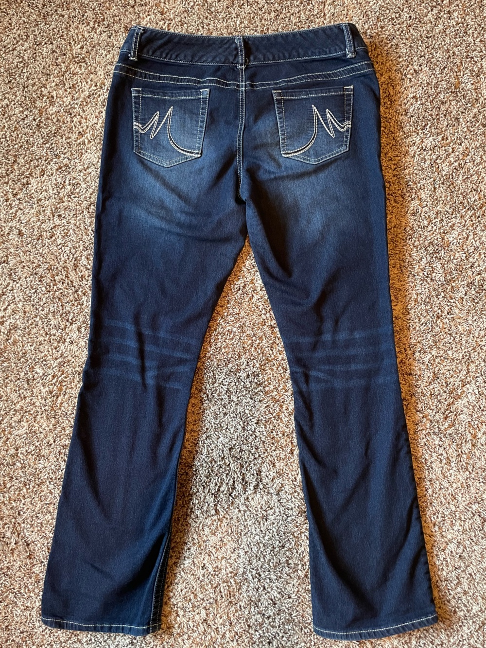 Maurices Straight Dark Wash Jeans Size L Large Regular (measures 32x31) EUC